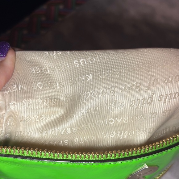 Kate Spade Lime Green Patent Crossbody Storybook Lining EUC - Picture 10 of 10